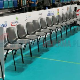 Zabudowy_lawek_rezerwowych_1