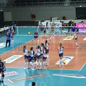 Zabudowy_lawek_rezerwowych_5